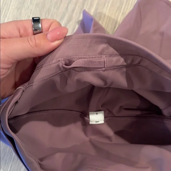 Lululemon Fast and Free High-Rise Short 6” *5 Pocket - Size 8 - Lavender Lux - Picture 3 of 8